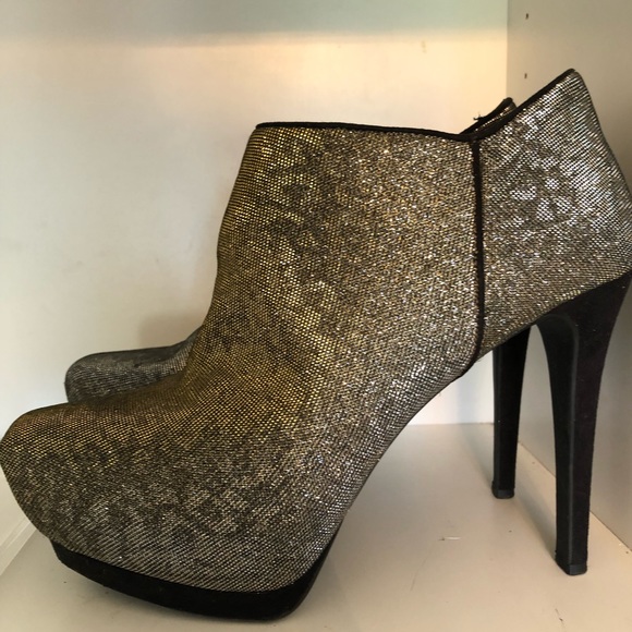 Ladies Heels - Picture 2 of 6